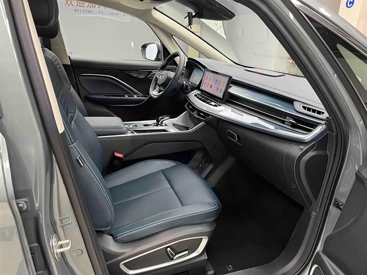 Фото 13 - Geely Jiaji