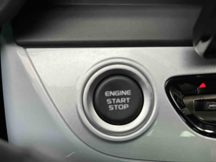 Фото 4 - Geely Jiaji