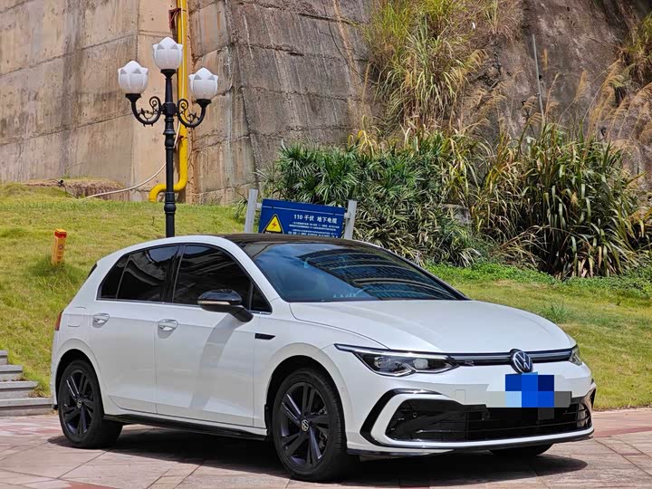 Фото 2 - Volkswagen Golf