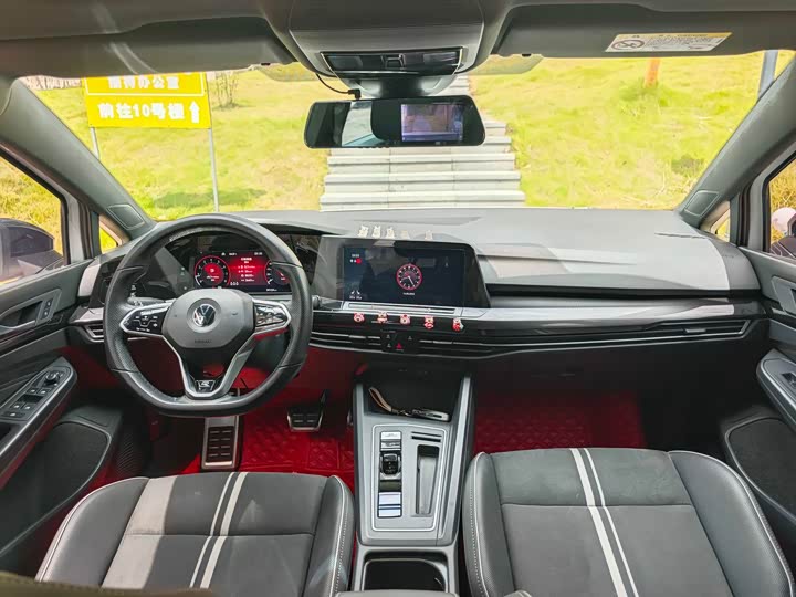 Фото 4 - Volkswagen Golf