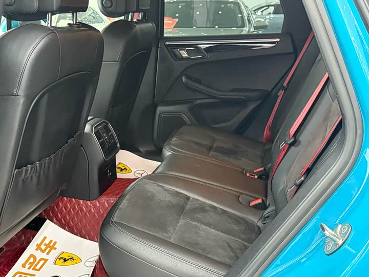 Фото 10 - Porsche Macan