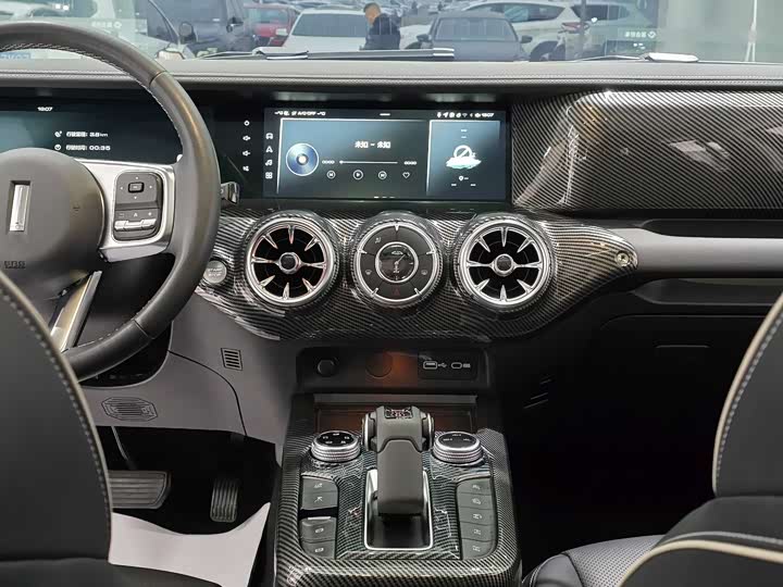 Фото 11 - Tank 300