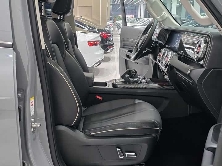 Фото 13 - Tank 300