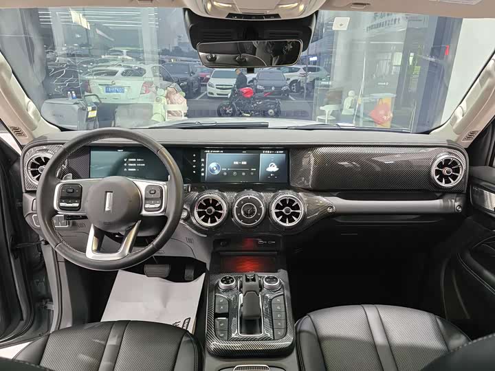 Фото 16 - Tank 300