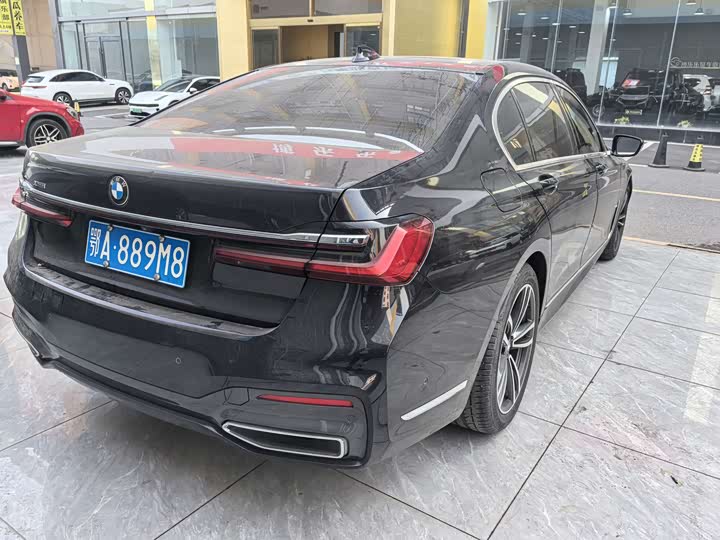 Фото 3 - BMW 7 Series
