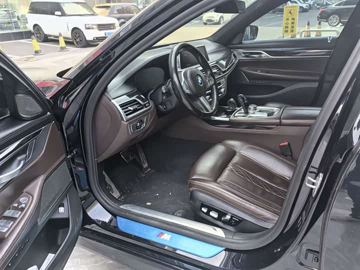 Фото 6 - BMW 7 Series