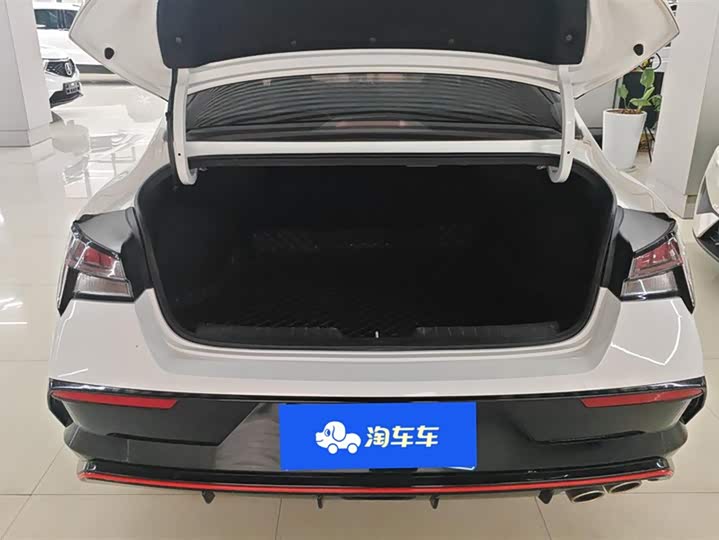 Фото 4 - Hyundai Elantra N line