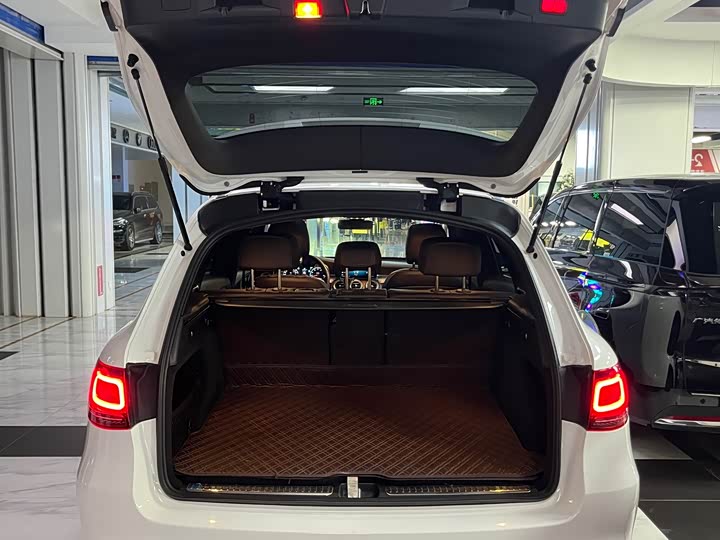 Фото 10 - Mercedes-Benz GLC-Class