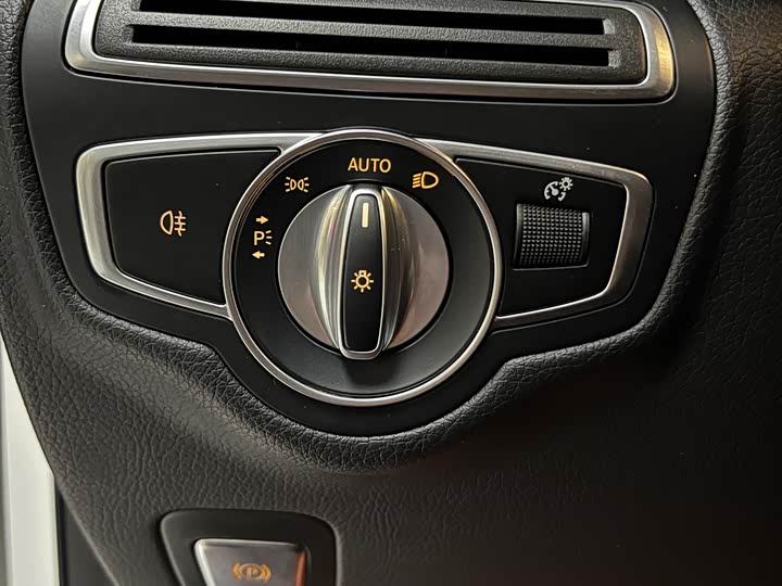 Фото 26 - Mercedes-Benz GLC-Class