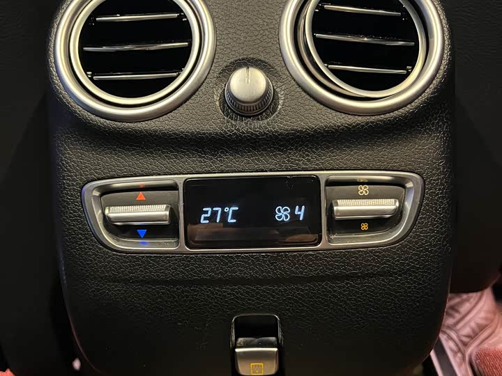 Фото 30 - Mercedes-Benz GLC-Class