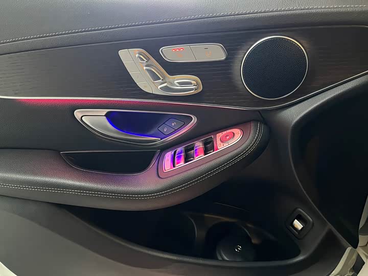 Фото 32 - Mercedes-Benz GLC-Class