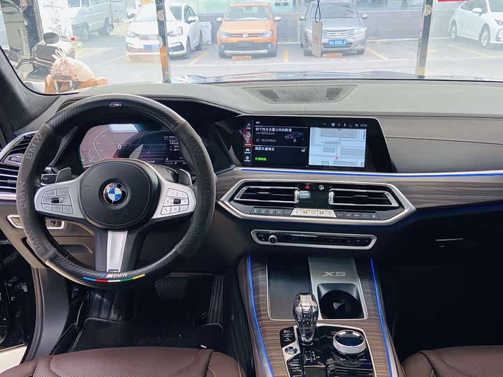 Фото 15 - BMW X5