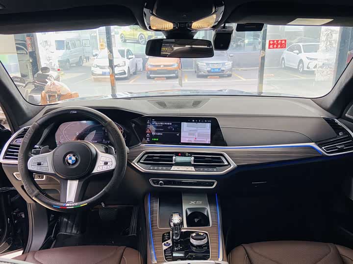 Фото 16 - BMW X5