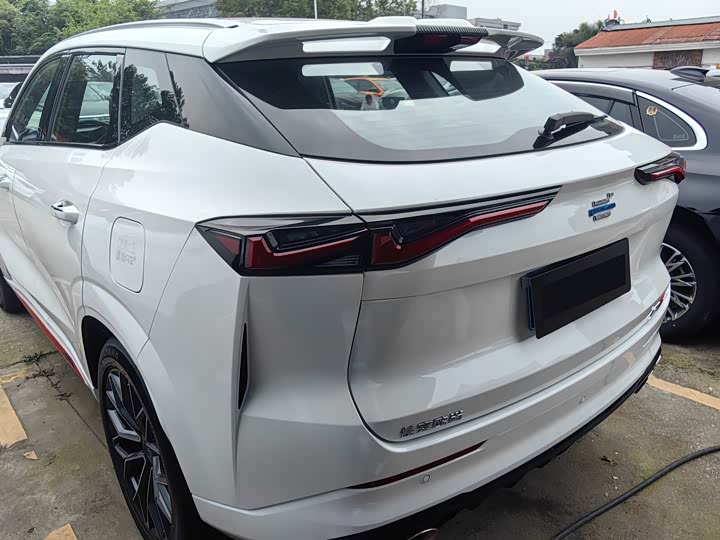 Фото 10 - Changan Oshan Z6