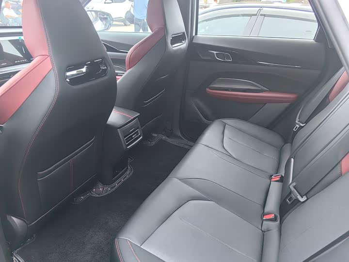 Фото 18 - Changan Oshan Z6