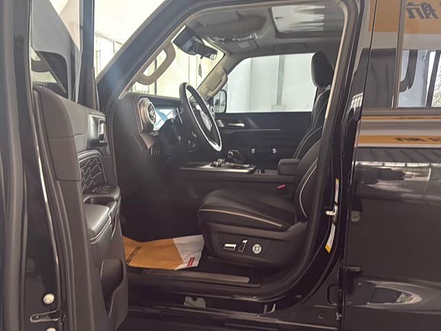 Фото 15 - Tank 300