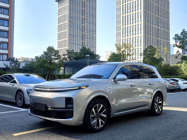 Фото 1 - LiXiang L8