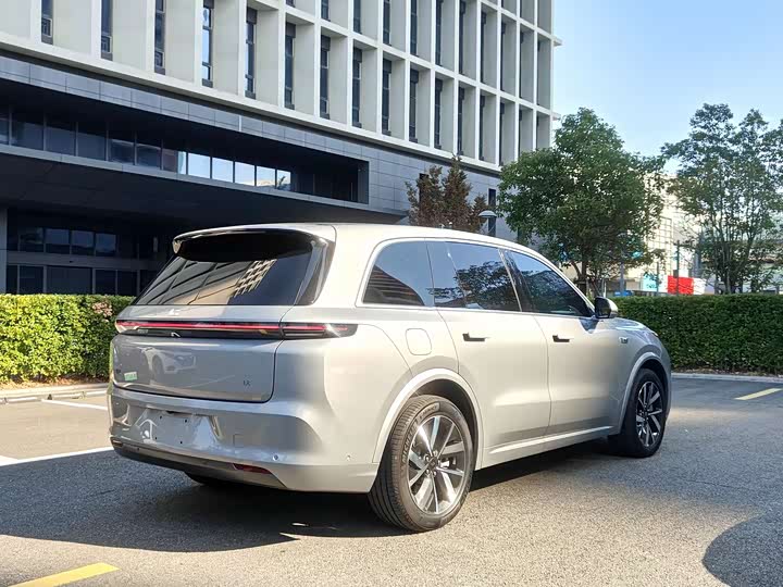 Фото 17 - LiXiang L8