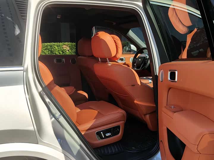 Фото 8 - LiXiang L8