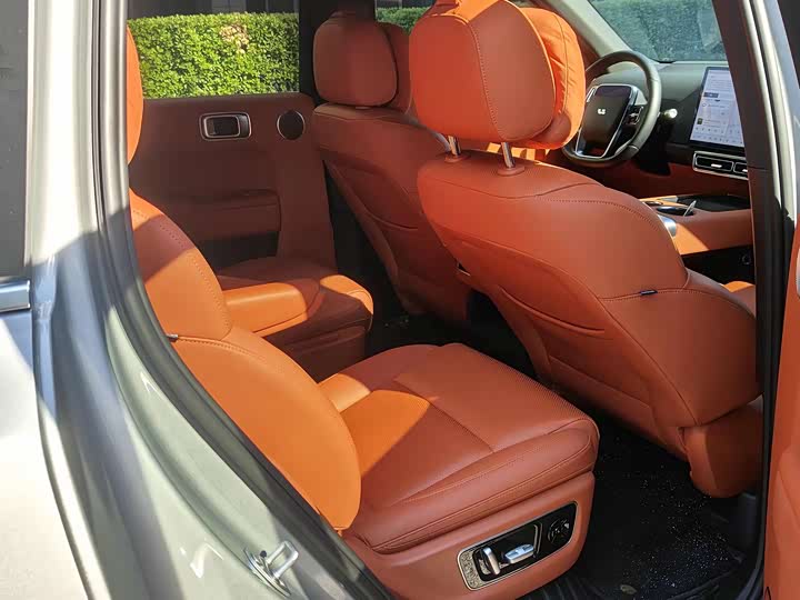 Фото 9 - LiXiang L8