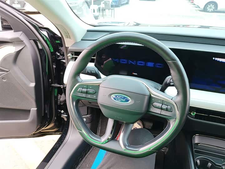 Фото 11 - Ford Mondeo