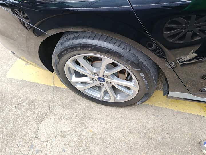 Фото 26 - Ford Mondeo