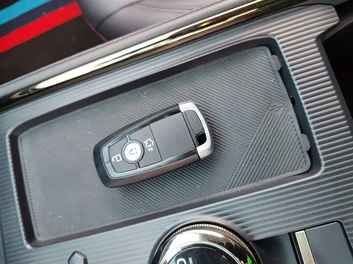 Фото 9 - Ford Mondeo