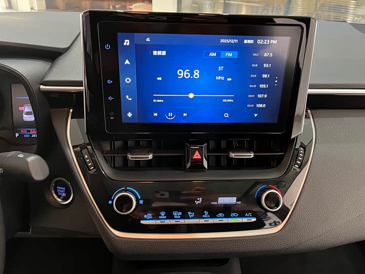 Фото 13 - Toyota Corolla