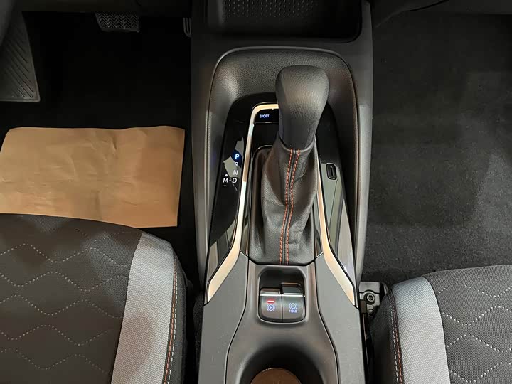 Фото 14 - Toyota Corolla