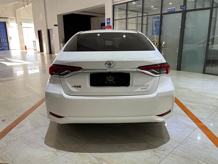 Фото 5 - Toyota Corolla