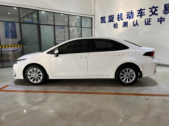 Фото 7 - Toyota Corolla