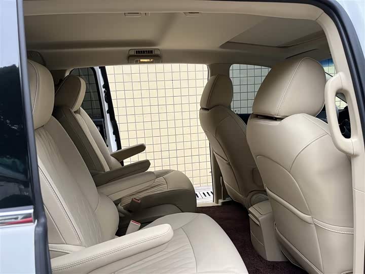 Фото 15 - Buick GL8 ES