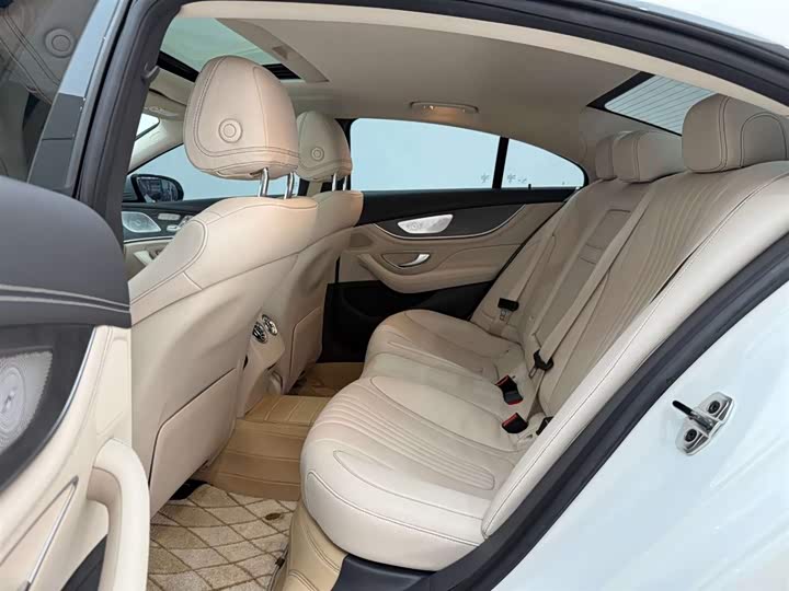 Фото 18 - Mercedes-Benz CLS-Class