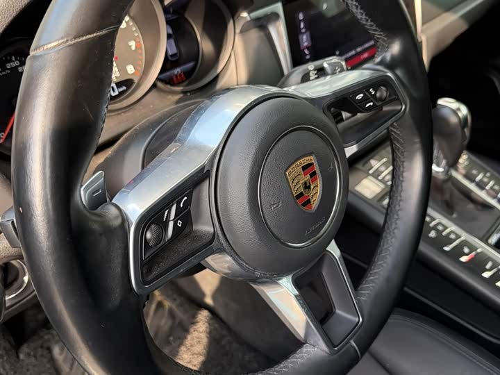 Фото 5 - Porsche Macan