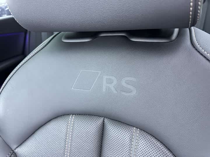 Фото 17 - Audi A4L