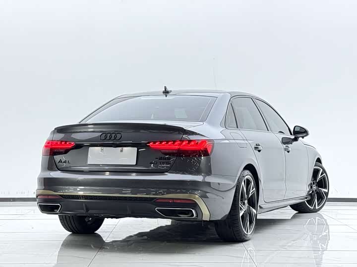 Фото 20 - Audi A4L