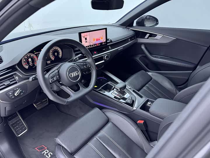 Фото 6 - Audi A4L