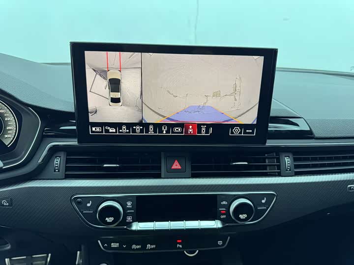 Фото 7 - Audi A4L