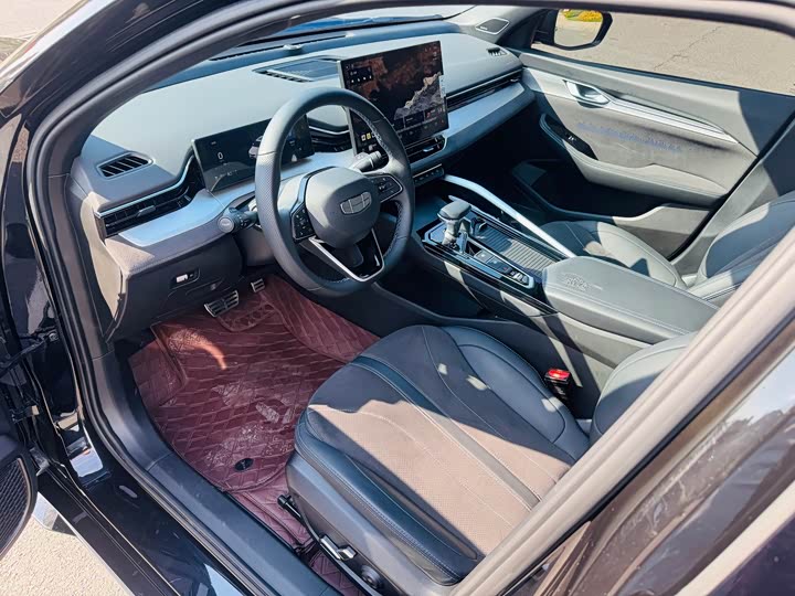 Фото 4 - Geely Preface