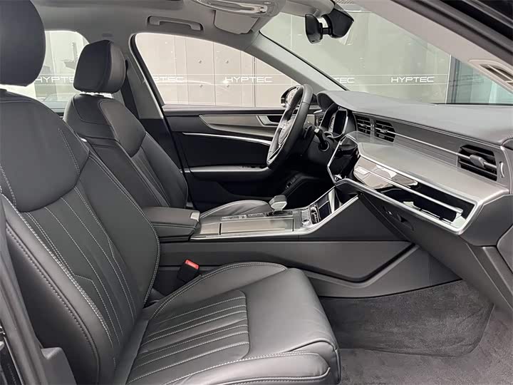 Фото 10 - Audi A6L