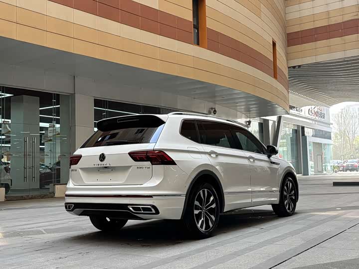 Фото 5 - Volkswagen Tiguan L Pro