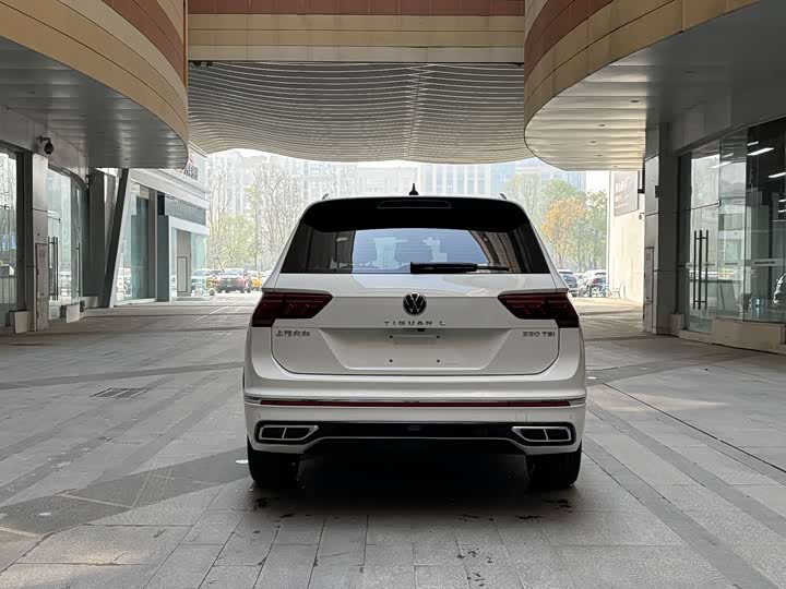 Фото 6 - Volkswagen Tiguan L Pro