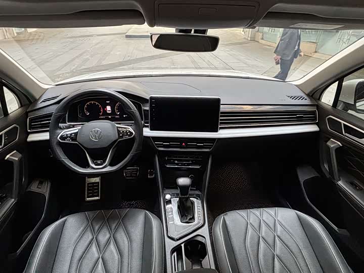 Фото 9 - Volkswagen Tiguan L Pro