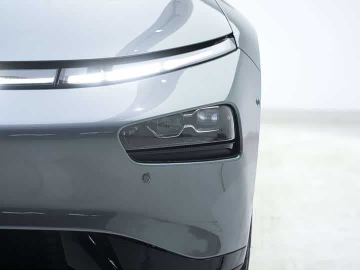 Фото 10 - XPeng P7