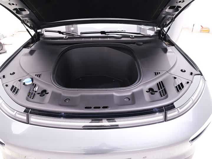 Фото 11 - XPeng P7