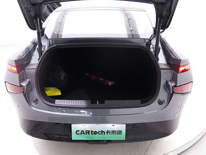 Фото 12 - XPeng P7