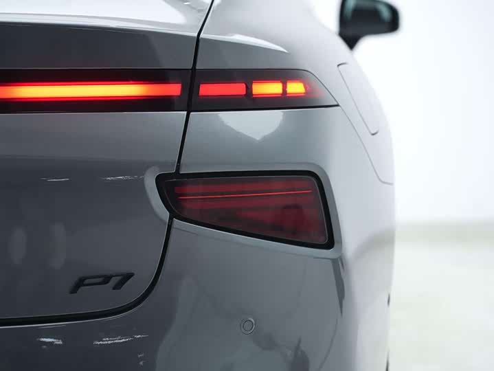 Фото 14 - XPeng P7