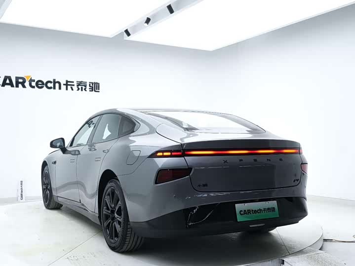 Фото 15 - XPeng P7