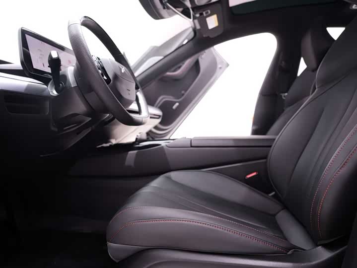 Фото 18 - XPeng P7