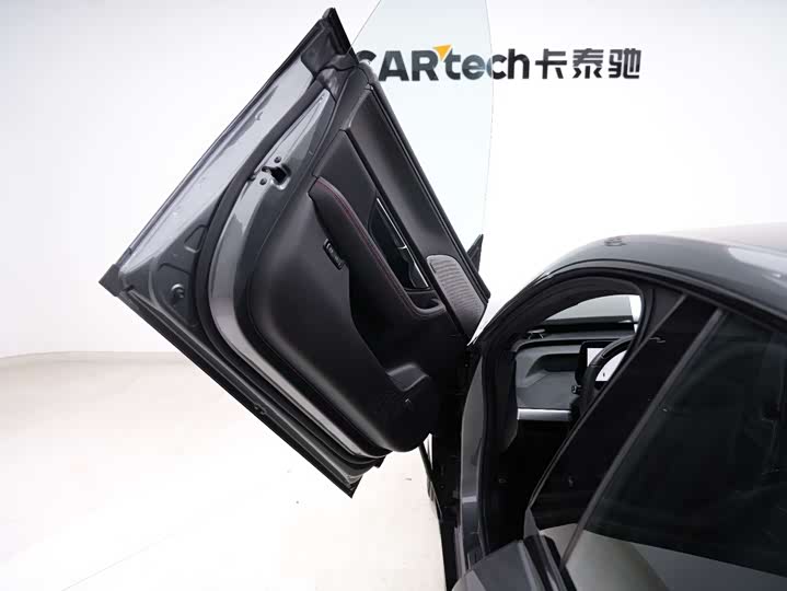 Фото 20 - XPeng P7